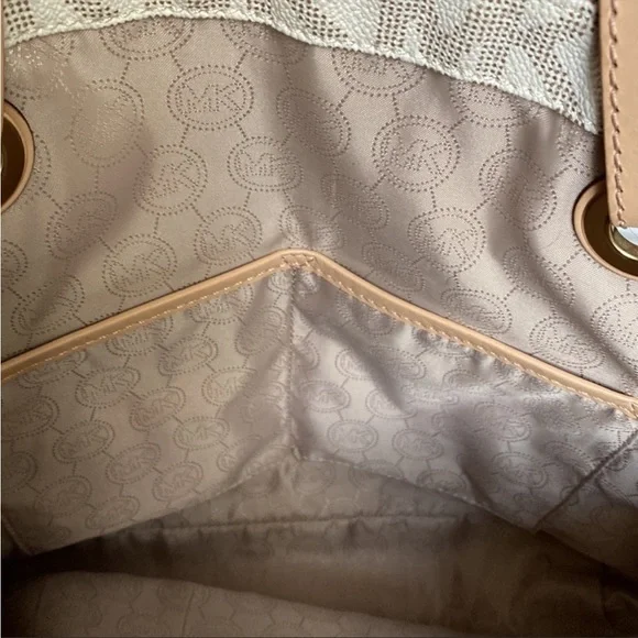 Michael Kors tote - Picture 6 of 16